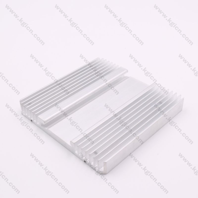 Aluminum heatsink radiator in aluminum extrusion